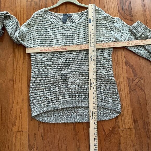 Quinn Sz Small Sweater Cream & tan colors - Picture 3 of 6